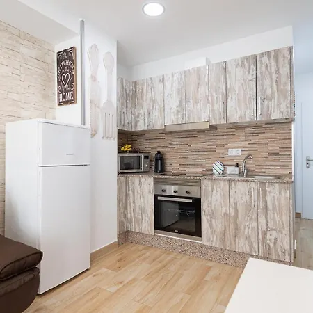 Apartment Homeforguest Studio Westerling By Canteras *